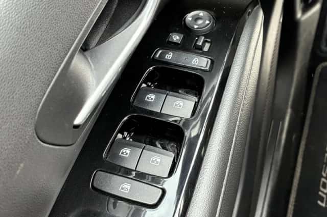 Hyundai Tucson (2022) thumbnail 23