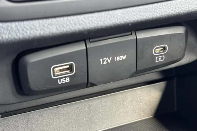 Hyundai i10 (2024) thumbnail 39