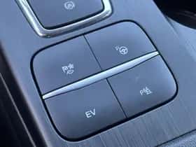 Ford Kuga (2023) thumbnail 60