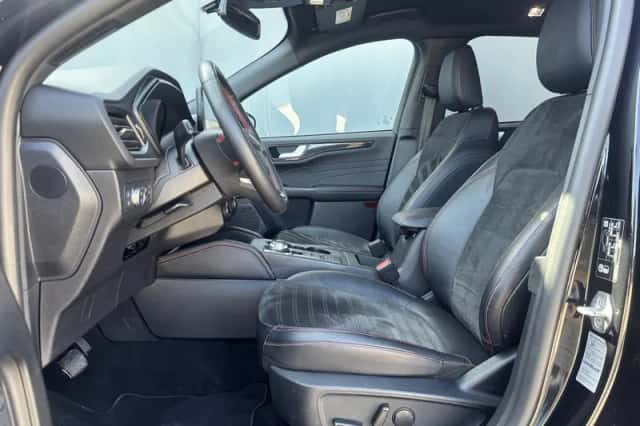 Ford Kuga (2023) thumbnail 9