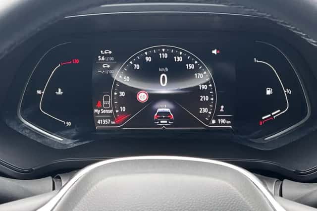 Renault Captur (2023) thumbnail 31