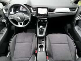 Renault Captur (2023) thumbnail 5