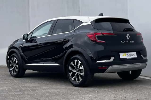 Renault Captur (2023) thumbnail 7