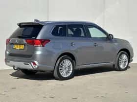 Mitsubishi Outlander (2020) thumbnail 6
