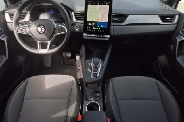 Renault Captur (2025) thumbnail 2