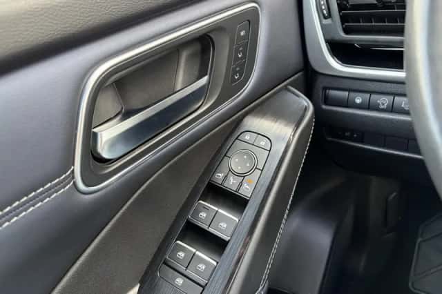 Nissan Qashqai (2023) thumbnail 12