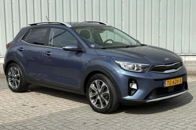 Kia Stonic (2018) thumbnail 5