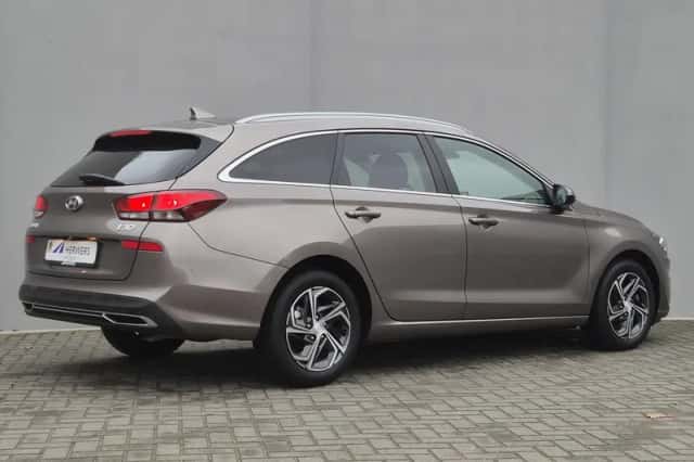 Hyundai i30 (2024) thumbnail 3
