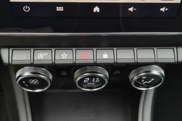 Renault Captur (2024) thumbnail 42