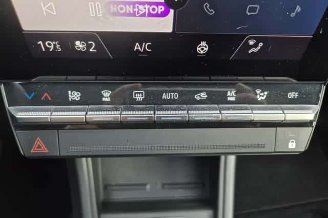 Renault Captur (2024) thumbnail 14