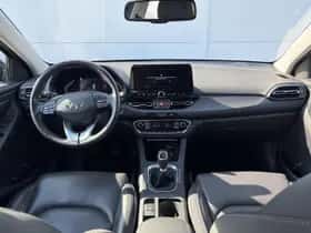 Hyundai i30 (2023) thumbnail 2