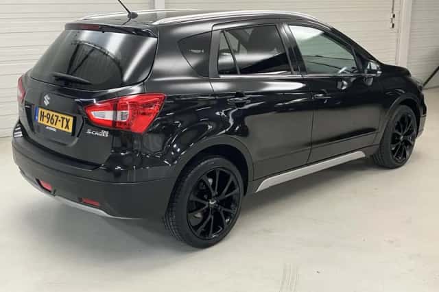 Suzuki S-Cross (2019) thumbnail 3