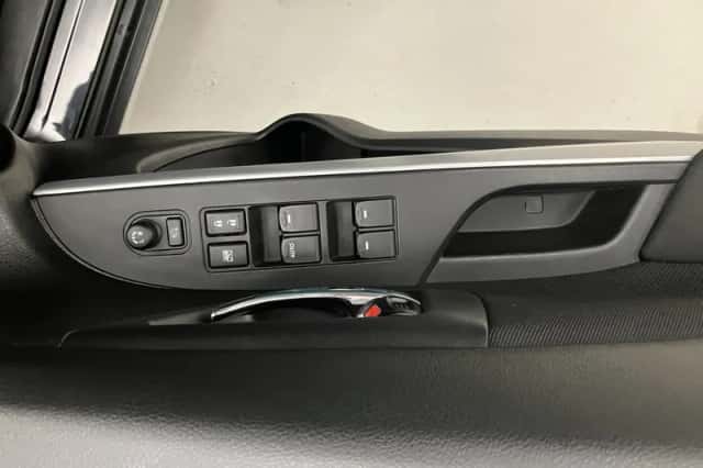 Suzuki S-Cross (2019) thumbnail 25