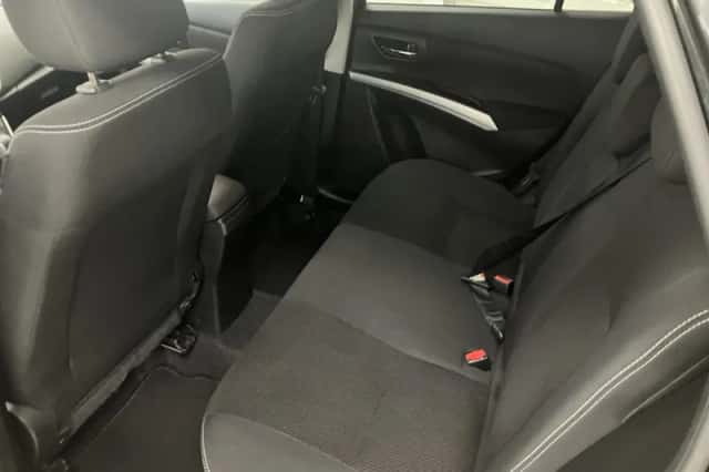 Suzuki S-Cross (2019) thumbnail 5