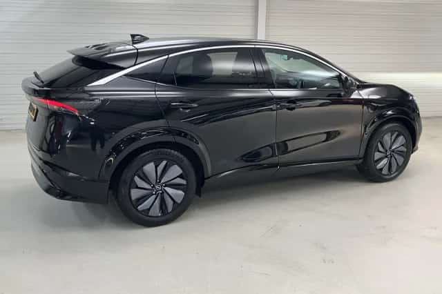 Nissan Ariya (2023) thumbnail 3