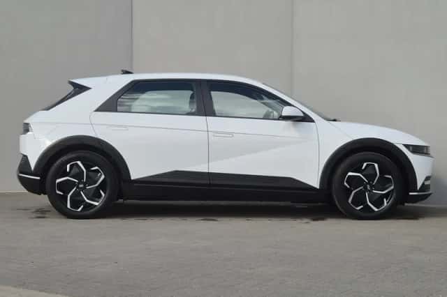 Hyundai Ioniq 5 (2023) thumbnail 18