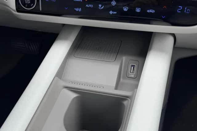 Hyundai Ioniq 6 (2023) thumbnail 25
