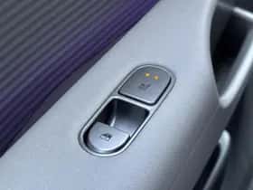 Hyundai Ioniq 6 (2023) thumbnail 7