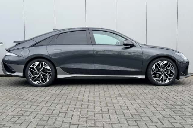 Hyundai Ioniq 6 (2023) thumbnail 10
