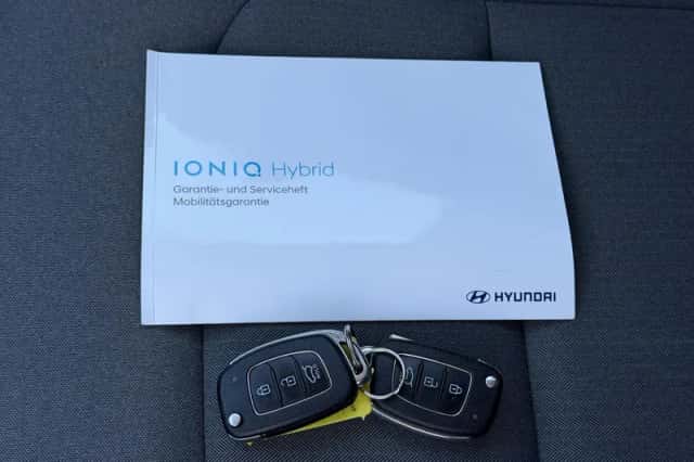 Hyundai Ioniq (2020) thumbnail 4