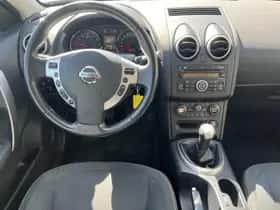Nissan Qashqai (2010) thumbnail 30