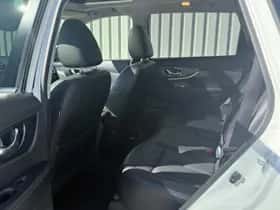Nissan X-Trail (2016) thumbnail 13