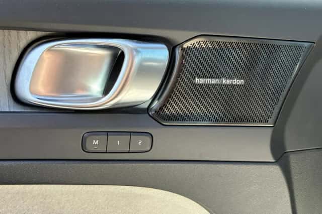 Volvo XC40 (2020) thumbnail 20