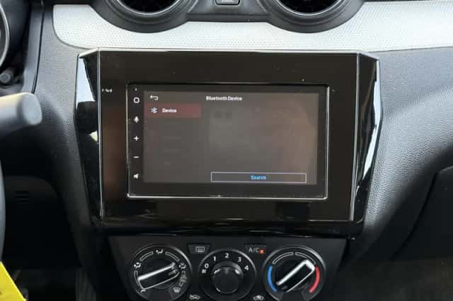 Suzuki Swift (2022) thumbnail 23