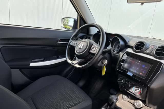 Suzuki Swift (2022) thumbnail 33