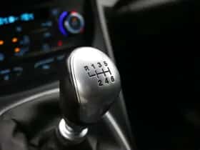 Ford Kuga (2018) thumbnail 17