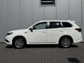Mitsubishi Outlander (2021) thumbnail 8
