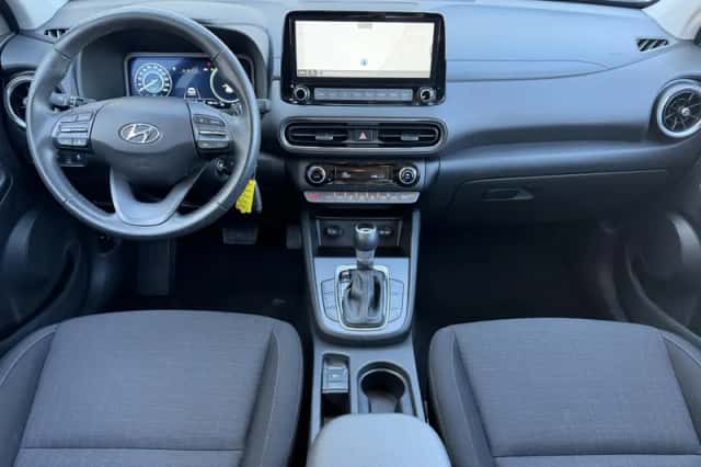 Hyundai Kona (2023) thumbnail 2