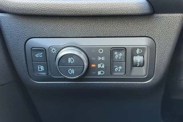 Ford Kuga (2023) thumbnail 14