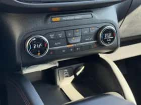 Ford Kuga (2023) thumbnail 33