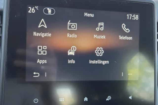 Renault Clio (2022) thumbnail 15