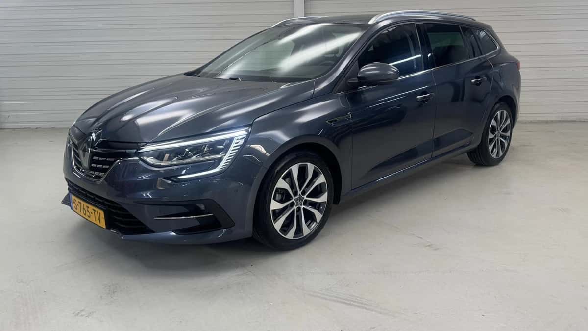 Renault Mégane (2023) — foto 1