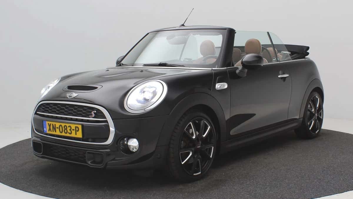 MINI Cabrio (2018) — foto 1