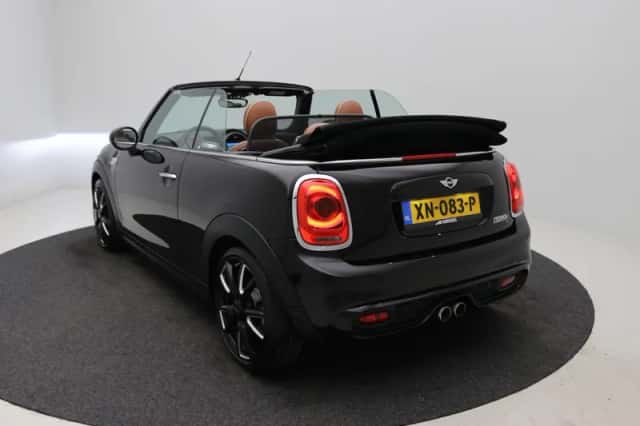 MINI Cabrio (2018) thumbnail 17