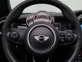 MINI Cabrio (2018) thumbnail 17
