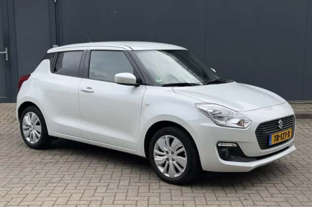 Suzuki Swift (2018) thumbnail 18