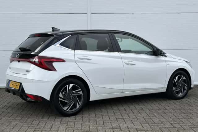 Hyundai i20 (2023) thumbnail 3
