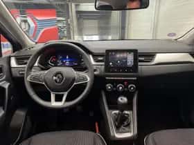 Renault Captur (2023) thumbnail 5