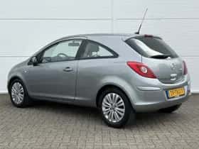 Opel Corsa (2012) thumbnail 21