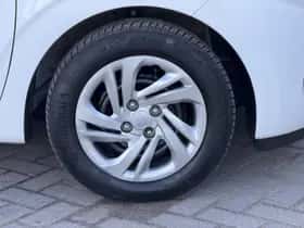 Hyundai i10 (2023) thumbnail 35