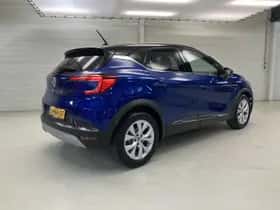 Renault Captur (2021) thumbnail 6