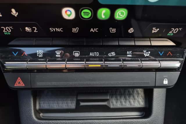 Renault Mégane E-Tech (2023) thumbnail 17