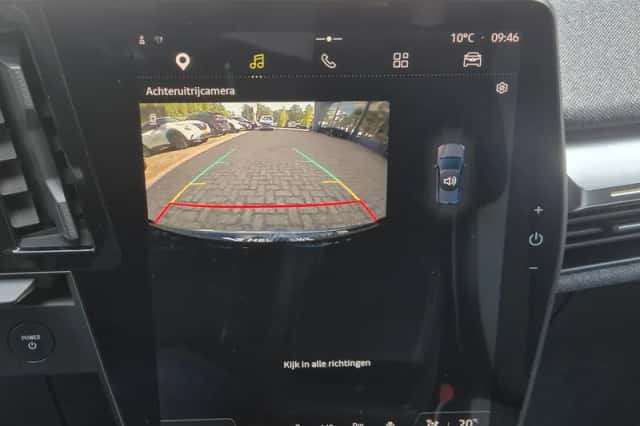 Renault Mégane E-Tech (2023) thumbnail 6