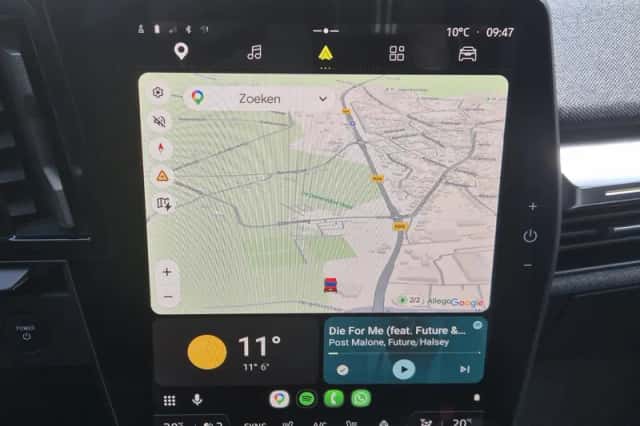 Renault Mégane E-Tech (2023) thumbnail 7