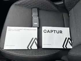 Renault Captur (2023) thumbnail 4