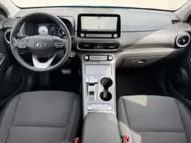 Hyundai Kona (2023) thumbnail 5